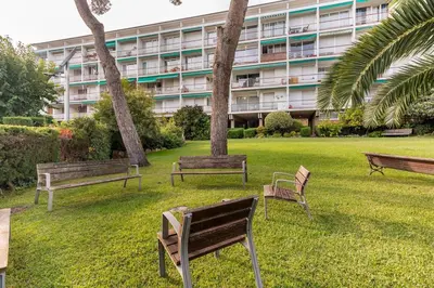 Jardín al aire libre en SeaSunSand Apartment