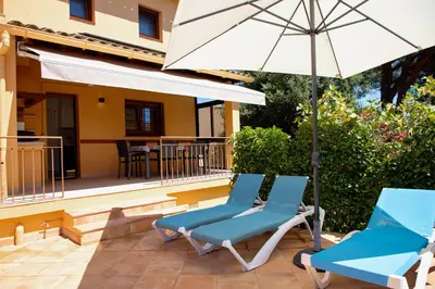 Un patio o zona al aire libre en Villa Casa Calonge