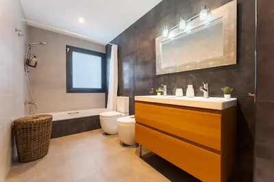 Un baño de Piscina & BBQ | Cerca Costa Brava