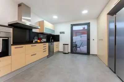 Una cocina o zona de cocina en Piscina & BBQ | Cerca Costa Brava