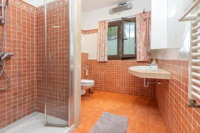 Un baño de El Pigot - charming tranquil holiday home surrounded by nature with a private swimming pool