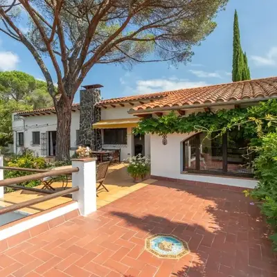 El Pigot - charming tranquil holiday home surrounded by nature with a private swimming pool