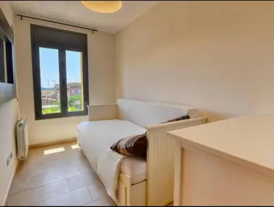 Cama o camas de una habitación en Bright and central apartment