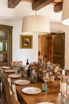 Comida en o cerca of this country house