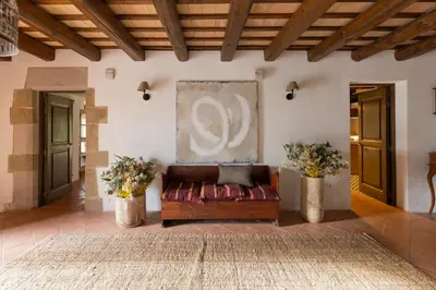 Zona de estar de Masia elegant amb jardí i piscina