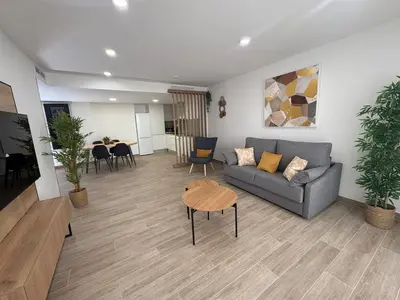 Una televisión o centro de entretenimiento en Tr3sor 11