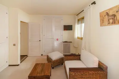 Una televisión o centro de entretenimiento en WELCS APARTAMENTO 284 PDA con terraza y vistas