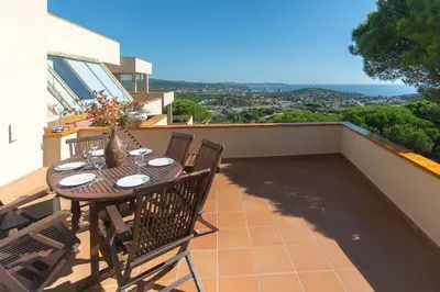 Un balcón o terraza de WELCS APARTAMENTO 284 PDA con terraza y vistas