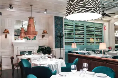 Un restaurante o sitio para comer en Hotel & Restaurant Marina Palamós