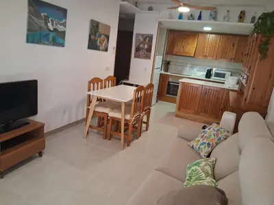 Una cocina o zona de cocina en petit apartament a 100 m de la platja