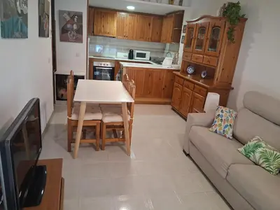 Una cocina o zona de cocina en petit apartament a 100 m de la platja