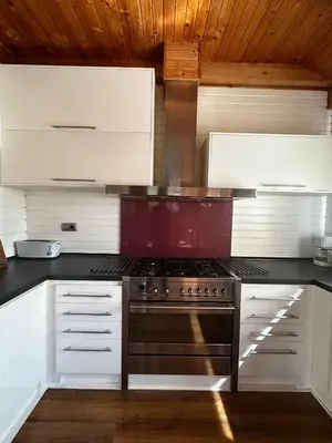 Una cocina o zona de cocina en VILLAS COSETTE Villa Wood Dreams