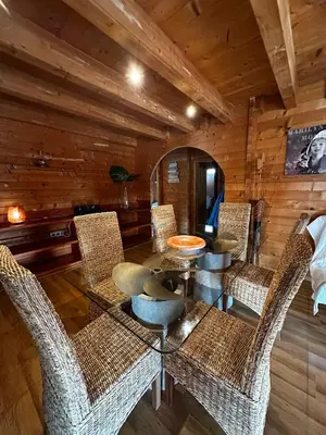 Zona de estar de VILLAS COSETTE Villa Wood Dreams