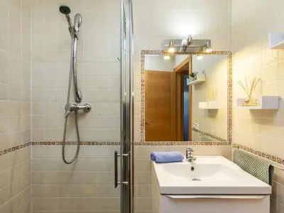 Un baño de Holiday Home Perla by Interhome
