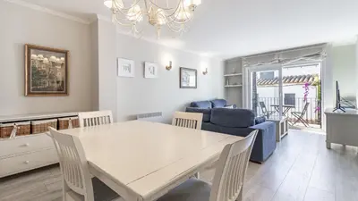 Zona de estar de Posidonia Suite - Amplio apartamento junto al mar