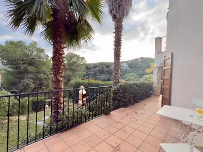 Un balcón o terraza de Beautiful Spacious Villa with Mountain View and Private Pool