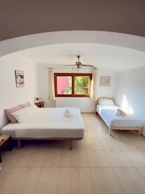 Cama o camas de una habitación en Beautiful Spacious Villa with Mountain View and Private Pool