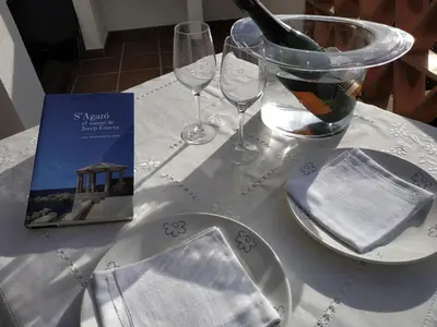 Un restaurante o sitio para comer en Apartamento S'Agaró Fagoi