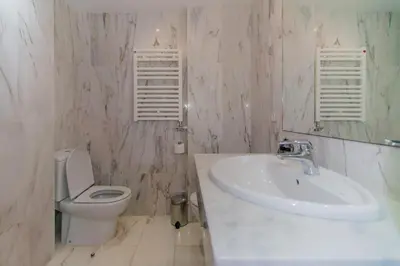 Un baño de WELCS APARTAMENTO 289 PDA con piscina comunitaria