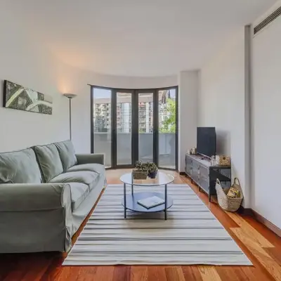Apartamento Carlemany con tres habitaciones dobles