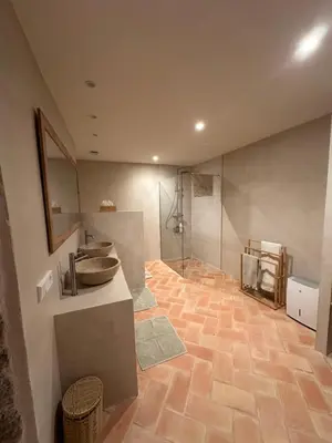 Un baño de Mimosa Lodge