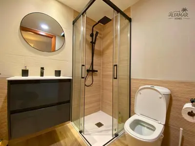 Un baño de Brezza Suite - Modern Apartment with Swiming Pool