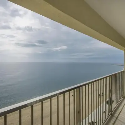 Apartamento en primera línea con espectaculares vistas al mar
