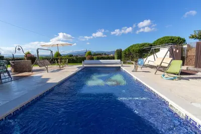 Piscina en o cerca de Catalunya Casas Beautiful villa just 25 km from the beach of Lloret de Mar