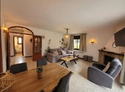 Plano de Casa Feliç, 6 people, fireplace and HotTub
