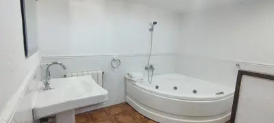 Un baño de Miramar House Santa Susanna