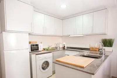 Una cocina o zona de cocina en Laura Modern, sunny apartment in quiet area