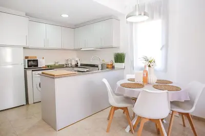Una cocina o zona de cocina en Laura Modern, sunny apartment in quiet area