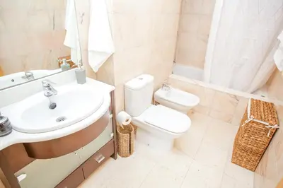 Un baño de Florida Spacious luxury apartment renovated 2025