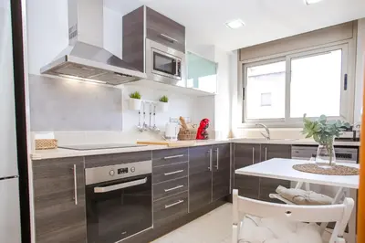 Una cocina o zona de cocina en Florida Spacious luxury apartment renovated 2025