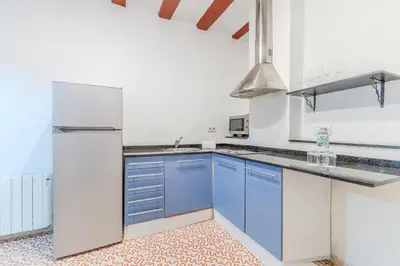 Una cocina o zona de cocina en Flateli Ballesteries - 34