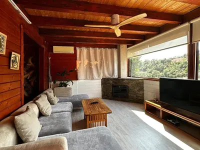 Zona de estar de Villa Wood Dreams – Villa de madera en Calonge, con jacuzzi y piscina privada - ES-209-95