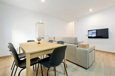 Una televisión o centro de entretenimiento en Hauzify I Casa El Rebost