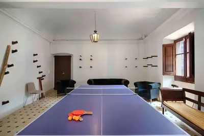 Instalaciones para jugar al ping pong en Can Cors o alrededores