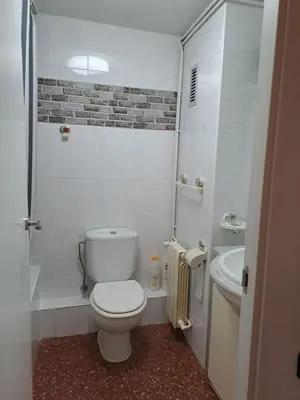 Un baño de Voramar, Apartamento a primera línea de mar y con piscina