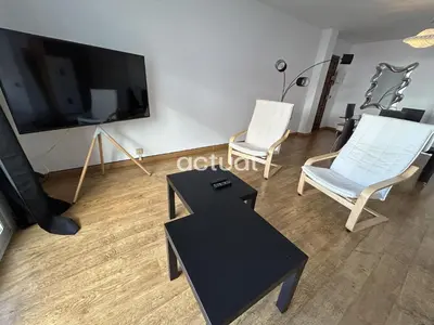 Una televisión o centro de entretenimiento en Albatros 41