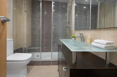 Un baño de Pau Picasso 3 - Piso en Tossa con terraza y A/A