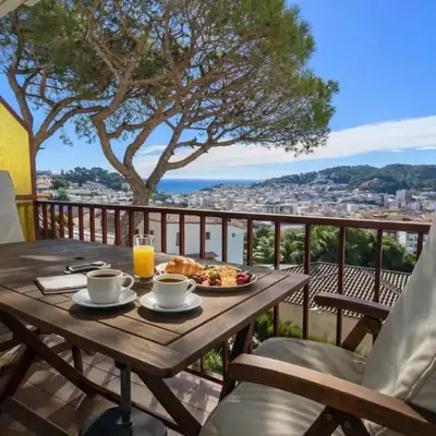Pau Picasso 3 - Piso en Tossa con terraza y A/A