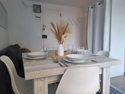 Plano de Apartamento tipo estudio con piscina en Blanes