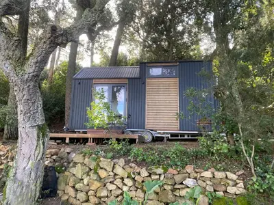 Jardín al aire libre en Tiny Clariana by Tiny Away