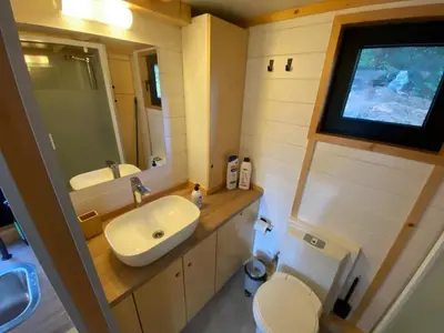 Un baño de Tiny Clariana by Tiny Away