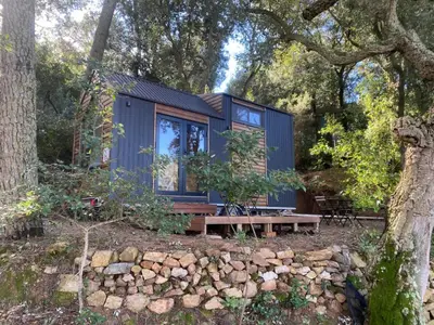 Jardín al aire libre en Tiny Clariana by Tiny Away