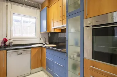 Una cocina o zona de cocina en Casa con plaza de parking