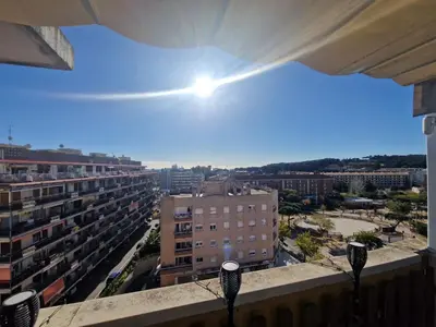 Un balcón o terraza de Acogedor apartamento a tres minutos de la playa