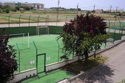 Instalaciones para jugar a tenis o squash en Santa Susanna Resort Affiliated by FERGUS o alrededores