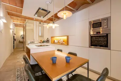 Una cocina o zona de cocina en Luxurious Barri Vell House - Heart of the Old Town